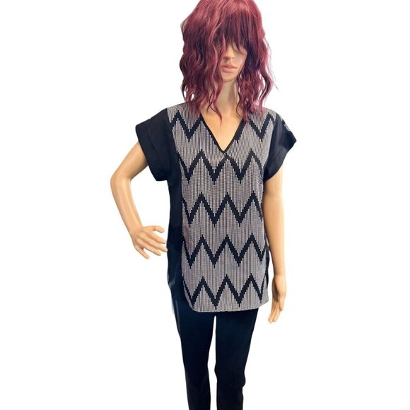 (6 for $25)faith & joy Short Sleeve Chevron Loose Fit Blouse size small - Picture 1 of 8